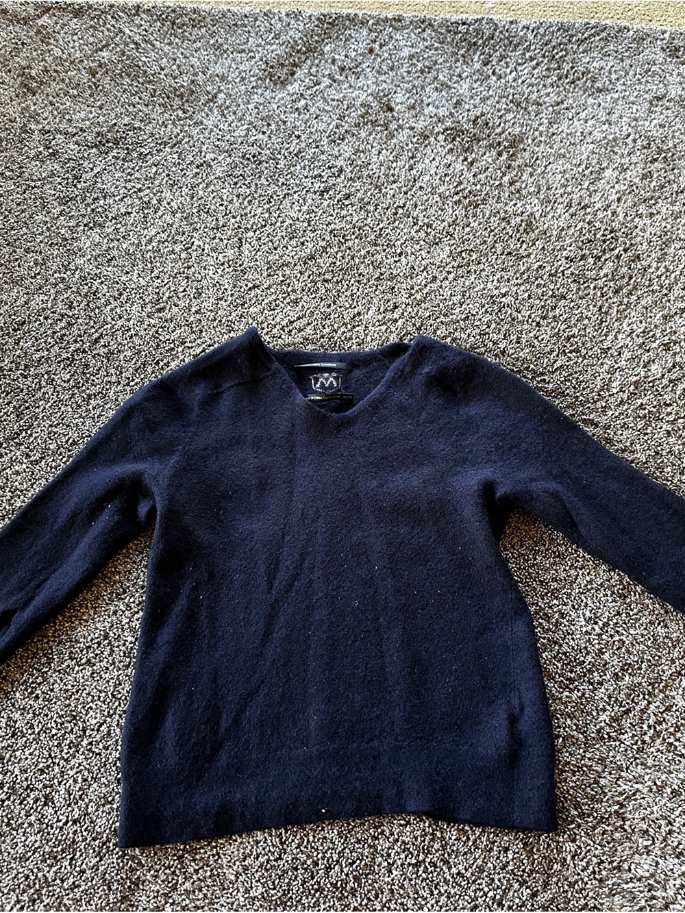 Vince Women’s XS Navy Blue 100% Cashmere V-Neck Long Sleeve Sweater Classic Fit